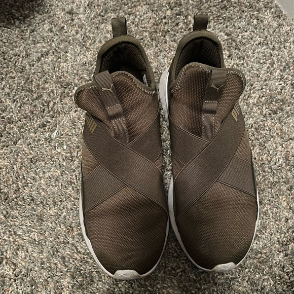 Shoes - Picture 1 of 2